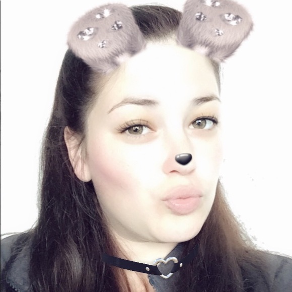 Meet your Posher, Brooke - Picture 1 of 1